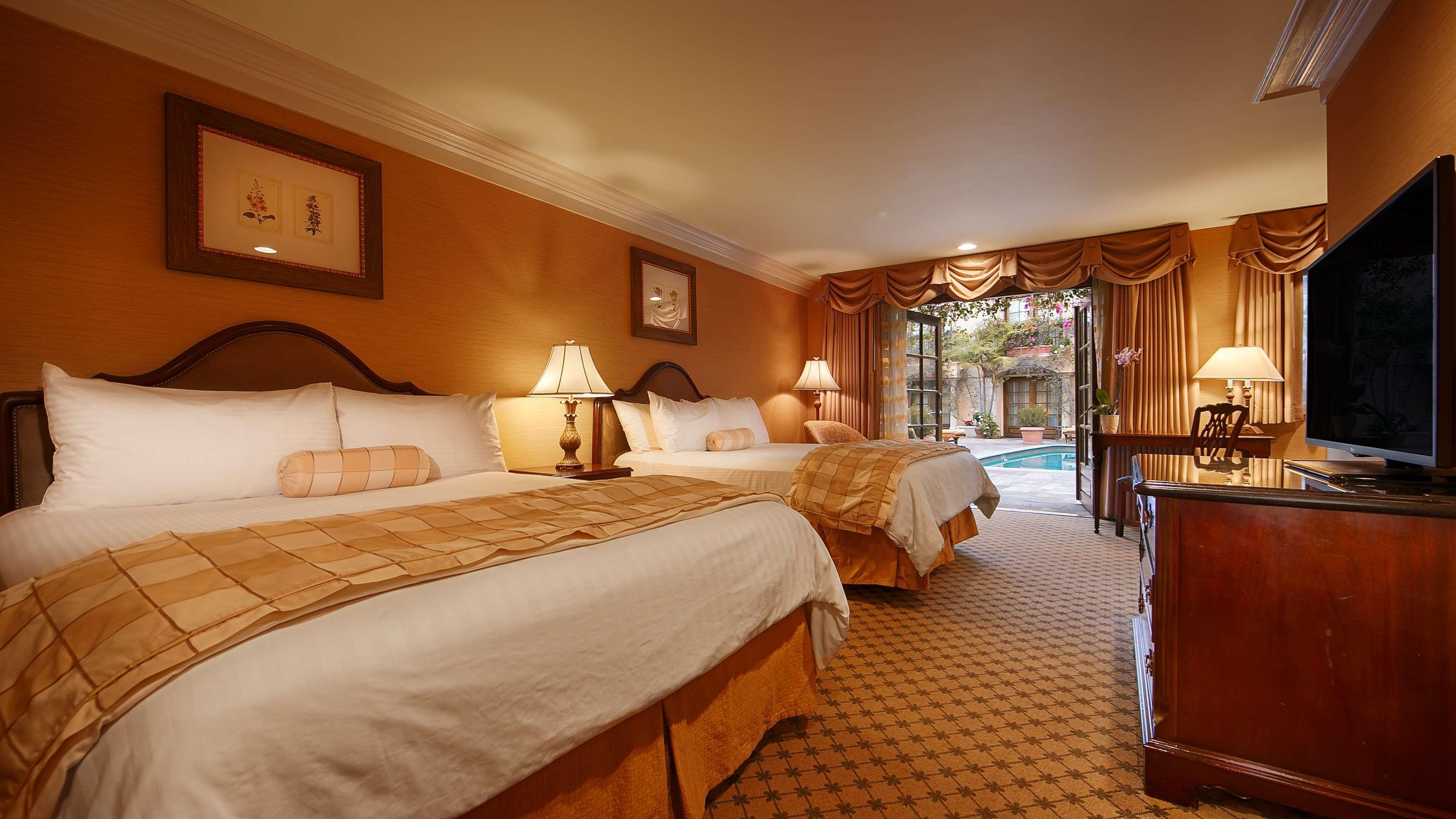 Western Sunset Plaza Hotel 4*